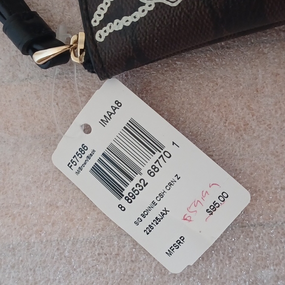 SOLD - NWT COACH Bonnie Cashin Corner Zip Wristlet - Picture 4 of 8